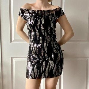 Y2K Sequin Off Shoulder Dress (M)